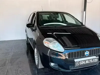 Usata Fiat Grande Punto 77 CV (56 kW) 2009 Nero Utilitaria