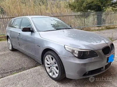 Usata BMW 530 231 CV (169 kW) 2006 Blu Station wagon