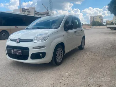 Usata Fiat Panda Lounge 95 CV (69 kW) 2016 Bianco Utilitaria