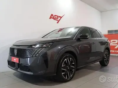 Usata Peugeot 3008 Allure 145 CV (106 kW) 2025 Grigio scuro SUV
