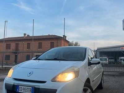 Usata Renault Clio II 75 CV (55 kW) 2011 Bianco Utilitaria