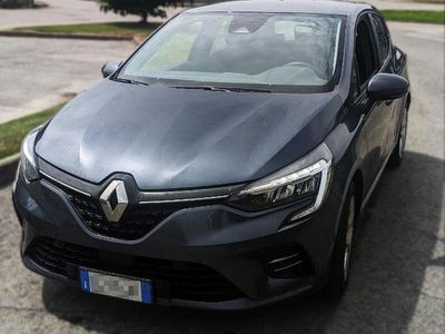 Käytetty Renault Clio V 140 HP (102 kW) 2021 Harmaa Viistoperä