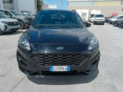 Usata Ford Kuga ST-Line 120 CV (88 kW) 2022 Nero SUV