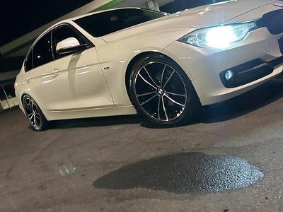 Usata BMW 320 Sport Line 184 CV (135 kW) 2014 Bianco Berlina