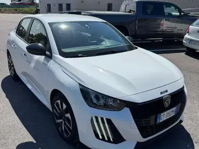 Käytetty Peugeot 208 Active 75 HP (55 kW) 2024 Viistoperä