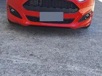 Usata Ford Fiesta ST-Line 100 CV (73 kW) 2017 Rosso Utilitaria