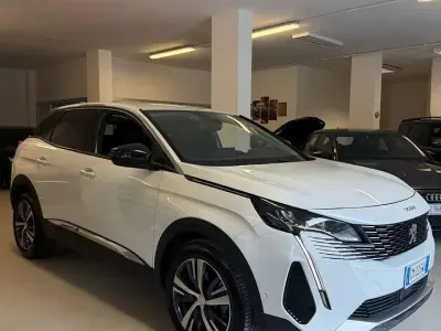 Usata Peugeot 3008 Allure 131 CV (96 kW) 2023 Other SUV
