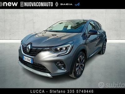 Usata Renault Captur Techno 160 CV (117 kW) 2023 Grigio SUV