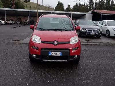 Usata Fiat Panda 4x4 S 75 CV (55 kW) 2012 Rosso Utilitaria