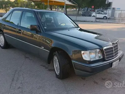 Usata Mercedes 200 122 CV (89 kW) 1991 Nero Berlina