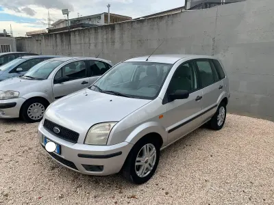 Gebraucht Ford Fusion 80 PS (58 kW) 2003 Grau Kleinwagen