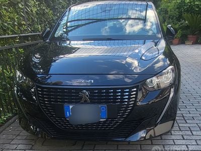 Usata Peugeot 208 82 CV (60 kW) 2022 Nero Utilitaria