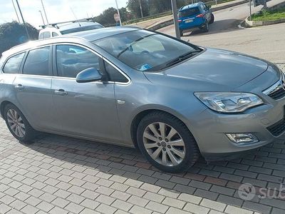 Grigio Usata 2011 Opel Astra Station wagon | 5000 € (Buon prezzo)