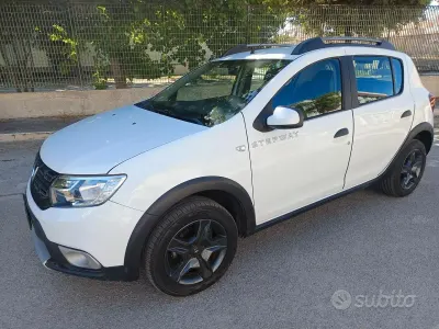 Usata Dacia Sandero Stepway 90 CV (66 kW) 2017 Bianco Berlina