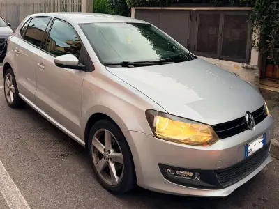 Usata VW Polo Comfortline 90 CV (66 kW) 2012 Argento Utilitaria