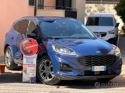 Begagnad Ford Kuga ST-Line 120 HK (88 kW) 2022 Blå SUV