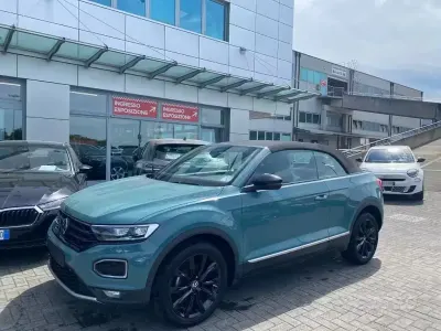 Begagnad VW T-Roc Cabriolet Style 150 HK (110 kW) 2021 Grå Cab