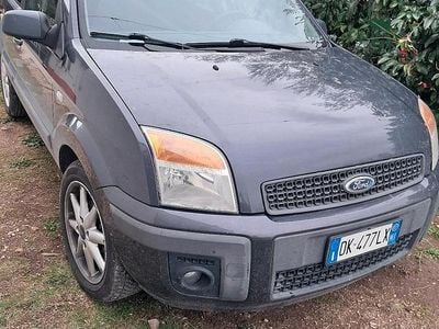 Usata Ford Fusion 68 CV (50 kW) 2007 Utilitaria