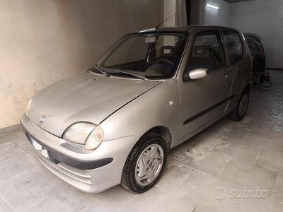 Usata Fiat 600 39 CV (28 kW) 2000 Grigio Berlina
