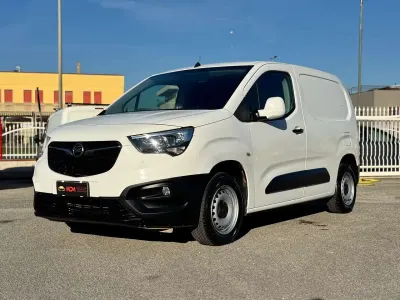 Usata Opel Combo S 102 CV (75 kW) 2018 Bianco Monovolume