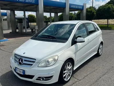 Usata Mercedes 280 140 CV (102 kW) 2010 Bianco Monovolume