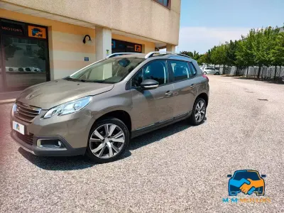 Usata Peugeot 2008 Active 75 CV (55 kW) 2015 Marrone SUV