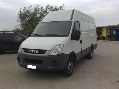 usata Iveco Daily 35c15 3.0hpt FURGONE DI SERIE - 2010