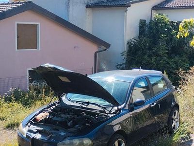 Usata Alfa Romeo 147 120 CV (88 kW) 2007 Blu Utilitaria