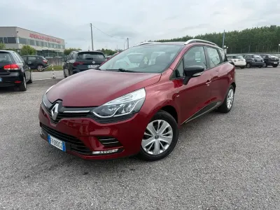 Begagnad Renault Clio GrandTour Life 73 HK (53 kW) 2018 Röd Kombi