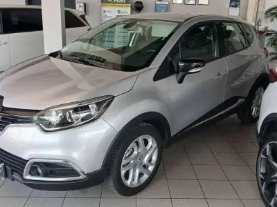 Usata Renault Captur 120 CV (88 kW) 2015 Argento SUV