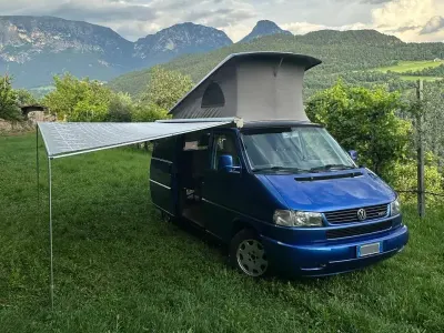 Usata VW Multivan 102 CV (75 kW) 2001 Blu/azzurro Monovolume