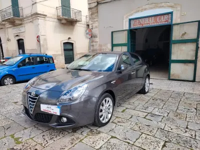 Gebraucht Alfa Romeo Giulietta Distinctive 120 PS (88 kW) 2016 Grau Kleinwagen