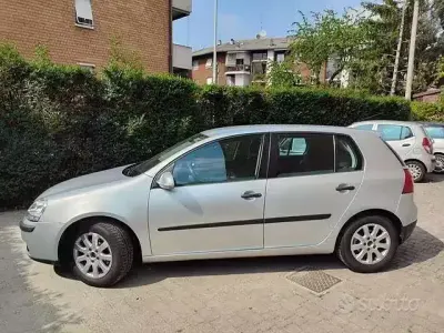 Begagnad VW Golf IV 105 HK (77 kW) 2004 Grå Sedan