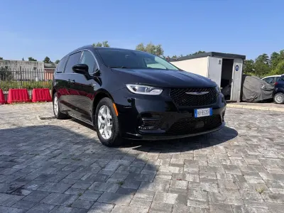 Usata Chrysler Pacifica Touring 298 CV (219 kW) 2017 Bluazzurro Station wagon