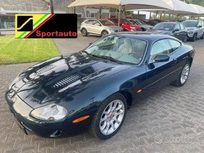 Usata Jaguar XKR 363 CV (266 kW) 1999 Verde Coupé
