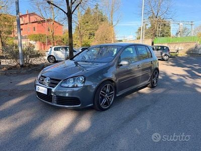 Usata VW Golf IV R 250 CV (183 kW) 2006 Grigio Berlina