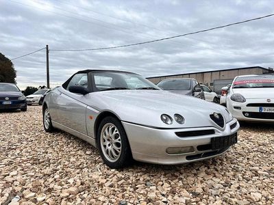 Usata Alfa Romeo Spider 149 CV (109 kW) 1997 Grigio Cabrio