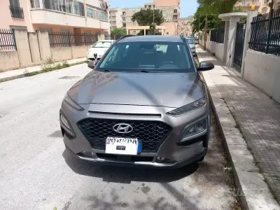 Käytetty Hyundai Kona 120 HP (88 kW) 2018 Harmaa Katumaasturi