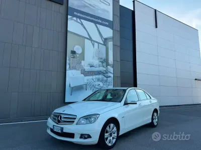 Usata Mercedes C220 Avantgarde 170 CV (125 kW) 2010 Bianco Berlina