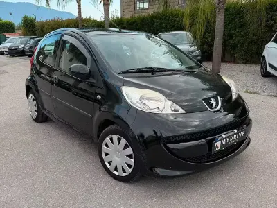 Usata Peugeot 107 68 CV (50 kW) 2009 Nero Utilitaria