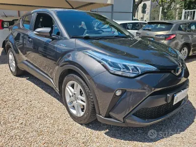 Usata Toyota C-HR Business Edition 98 CV (72 kW) 2021 Grigio SUV