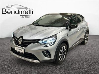 Usata Renault Captur Techno 145 CV (106 kW) 2023 Grigio chiaro SUV