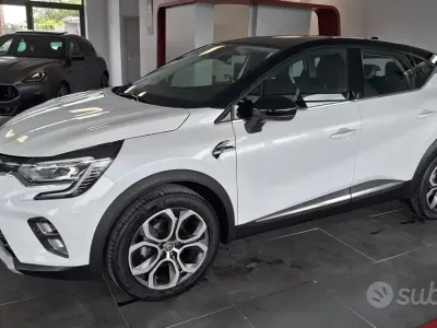 Usado Renault Captur Intens 101 CV (74 kW) 2021 Blanco SUV
