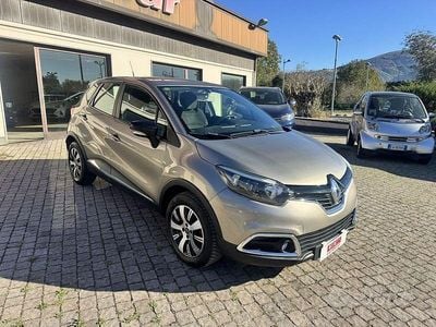 Usata Renault Captur Intens 90 CV (66 kW) 2016 Grigio SUV