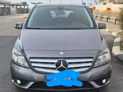 Usata Mercedes B180 Premium 109 CV (80 kW) 2014 Grigio Monovolume