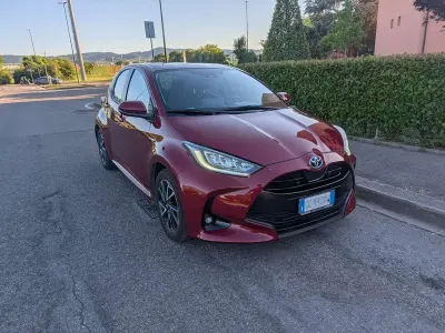 Usata Toyota Yaris Hybrid Trend 116 CV (85 kW) 2020 Rosso Berlina