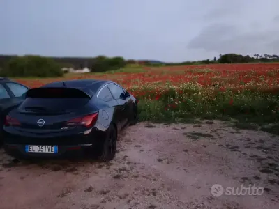 Usata Opel Astra GTC 180 CV (132 kW) 2012 Nero Berlina