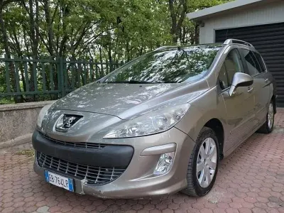 Usata Peugeot 308 Premium 109 CV (80 kW) 2010 Marrone Station wagon