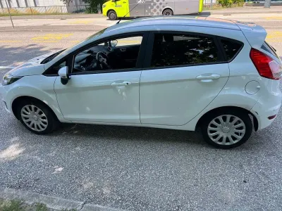 Usata Ford Fiesta Titanium 82 CV (60 kW) 2014 Utilitaria