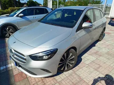 Usata Mercedes B180 116 CV (85 kW) 2021 Grigio Utilitaria